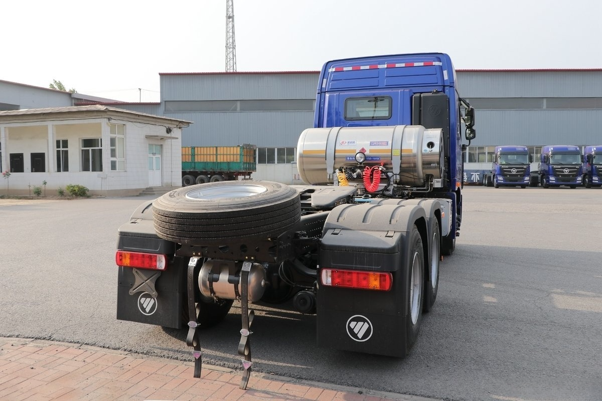 Auman GTL6X4 Weichai 430 LNG Dangerous Goods Transport Tractor